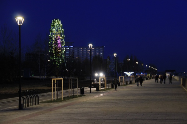 Основные торжества впервые пройдут не на площади Ленина, а на новой Михайловской набережной Основные торжества впервые пройдут не на площади Ленина, а на новой Михайловской набережной