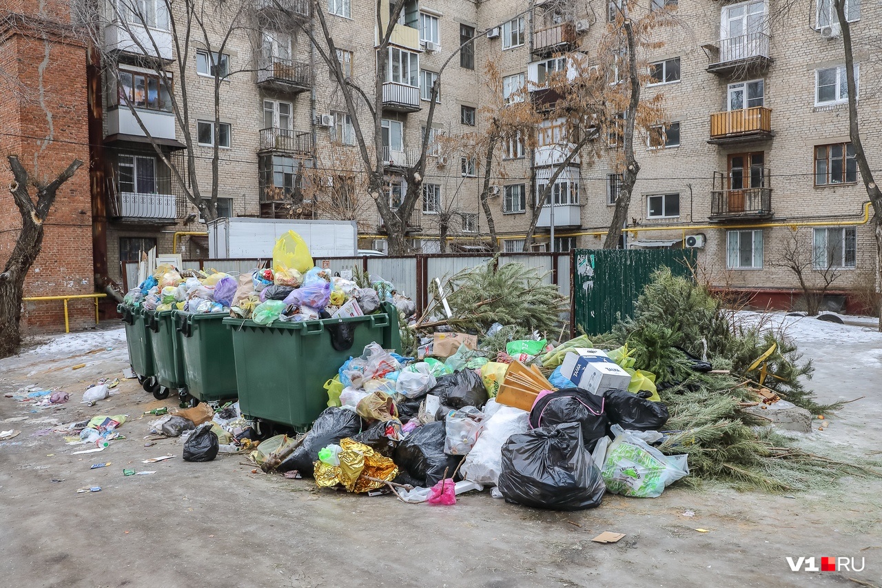 Новая техника не в силах: в Волгограде нашли еще одну причину растущих помоек