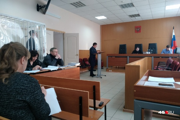 Олег Пархаев рассказал в суде, что это Ванюков предложил ему брать с предпринимателей 10% от суммы госконтракта Олег Пархаев рассказал в суде, что это Ванюков предложил ему брать с предпринимателей 10% от суммы госконтракта