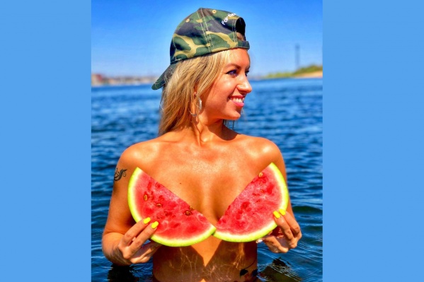Девушки продолжают радовать своих подписчиков фотографиями в Instagram Девушки продолжают радовать своих подписчиков фотографиями в Instagram