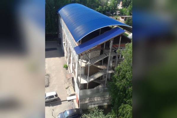 Доступ к лестницам не закрыт, пробраться может кто угодно Доступ к лестницам не закрыт, пробраться может кто угодно