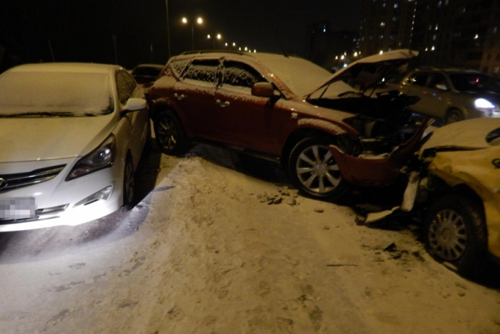 В аварии пострадали 4 человека В аварии пострадали 4 человека