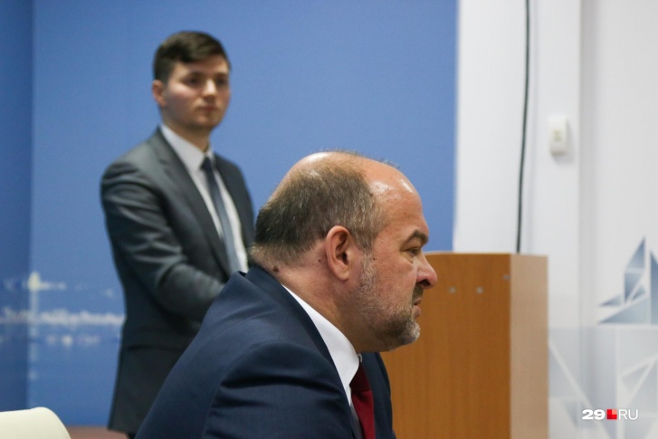 В середине июня Игорь Орлов несколько раз <a href="https://29.ru/text/politics/66090859/" target="_blank" class="_">высказывался о судьбе Шиеса</a> в социальных сетях. Он также говорил об этапе общественных обсуждений, без которых проект реализован не будет В середине июня Игорь Орлов несколько раз <a href="https://29.ru/text/politics/66090859/" target="_blank" class="_">высказывался о судьбе Шиеса</a> в социальных сетях. Он также говорил об этапе общественных обсуждений, без которых проект реализован не будет