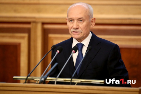 О единовременных выплатах рассказал Рустэм Хамитов О единовременных выплатах рассказал Рустэм Хамитов