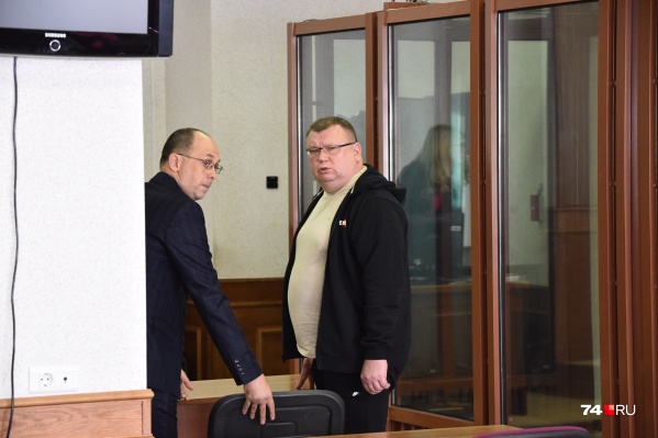 Сергей Мануйлов выйдет из здания суда уже в наручниках Сергей Мануйлов выйдет из здания суда уже в наручниках