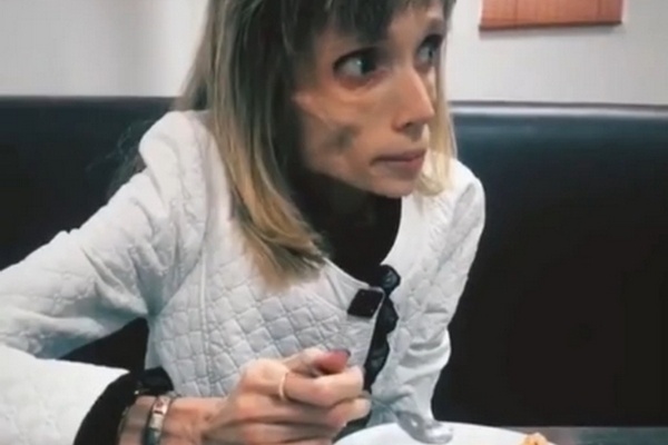 Кристина Корягина впервые за 10 лет ест кашу