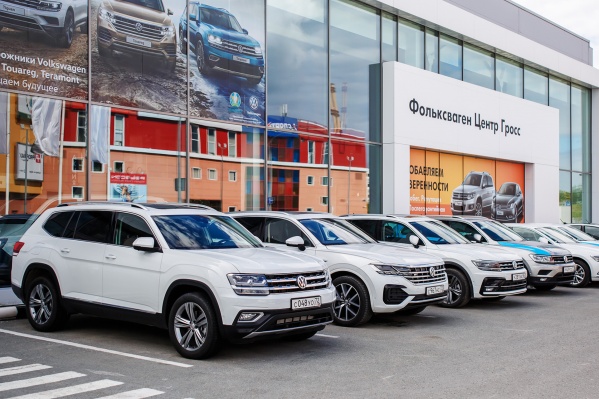Внедорожник — вполне доступный автомобиль, который давно могут себе позволить представители среднего класса Внедорожник — вполне доступный автомобиль, который давно могут себе позволить представители среднего класса