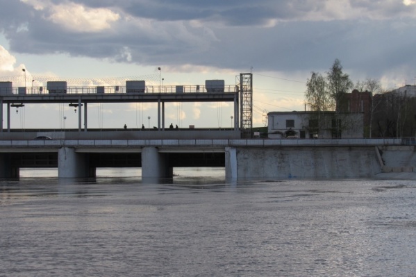 Вода начинает выходить на лед рек, проходящих через Курганскую область Вода начинает выходить на лед рек, проходящих через Курганскую область