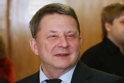Юрий Глазычев должен был отбывать наказание до июня 2021 года, но сегодня суд решил освободить его по УДО Юрий Глазычев должен был отбывать наказание до июня 2021 года, но сегодня суд решил освободить его по УДО