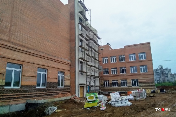 Новую школу планируют открыть в начале учебного года Новую школу планируют открыть в начале учебного года
