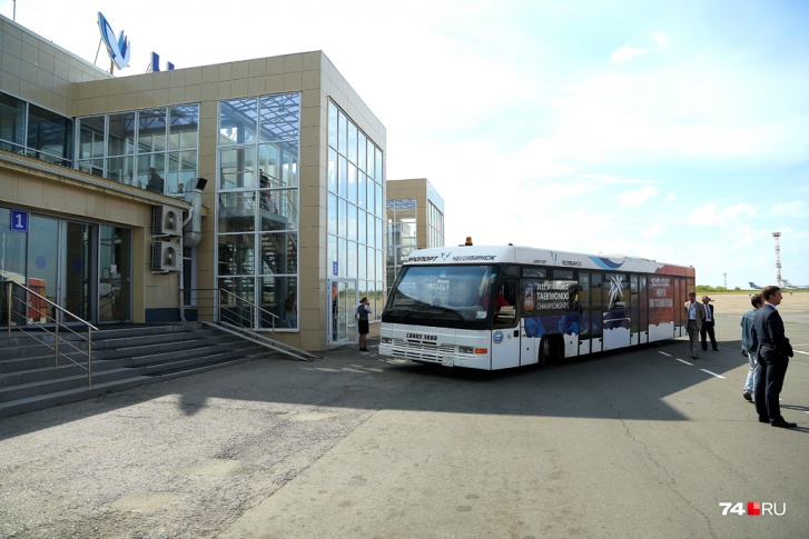 В аэропорту приходится страховать не только самолеты В аэропорту приходится страховать не только самолеты