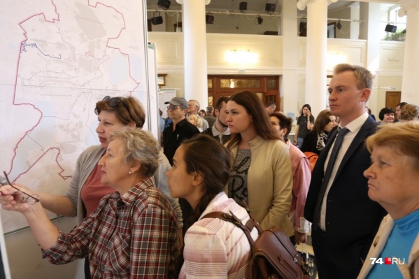 Наталья Котова собирается решать вопросы с главным архитектором в обход профильного комитета и его председателя Сергея Репринцева Наталья Котова собирается решать вопросы с главным архитектором в обход профильного комитета и его председателя Сергея Репринцева