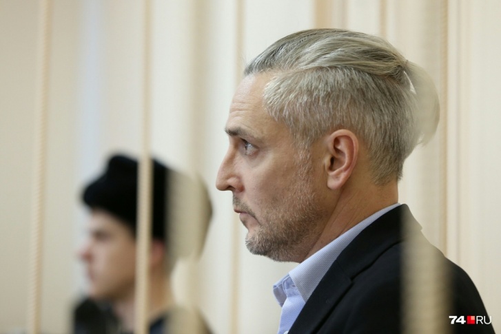 Третьяков работал во времена Виктора Ардабьевского, обвиняемого сейчас в бандитизме и заказных убийствах Третьяков работал во времена Виктора Ардабьевского, обвиняемого сейчас в бандитизме и заказных убийствах