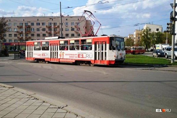 В выходные на проспекте Ленина будут класть новые рельсы В выходные на проспекте Ленина будут класть новые рельсы
