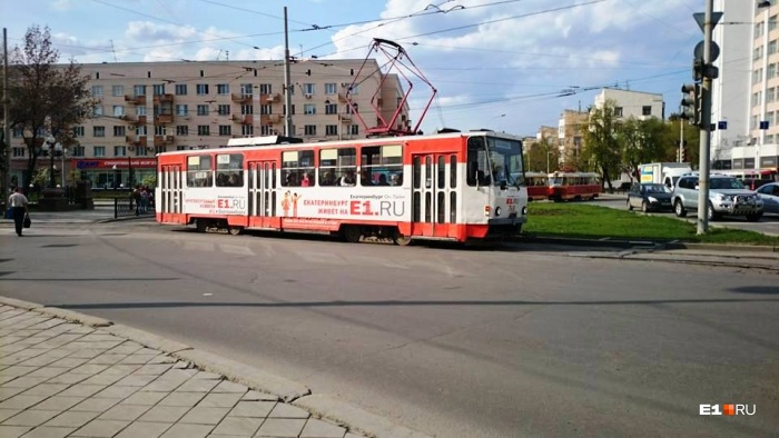 В выходные на проспекте Ленина будут класть новые рельсы В выходные на проспекте Ленина будут класть новые рельсы
