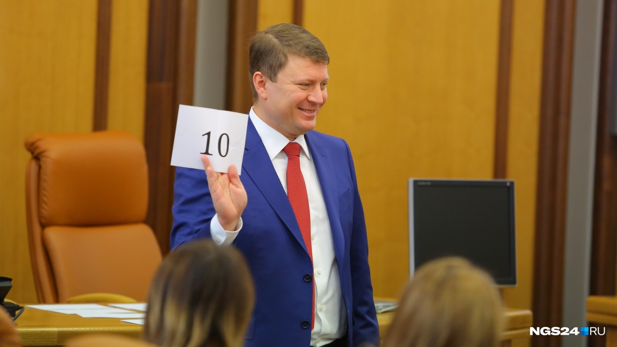 Сейчас у мэра 2 первых заместителя и 10 обычных. Когда
Сергей Ерёмин только шел в градоначальники, он предлагал: