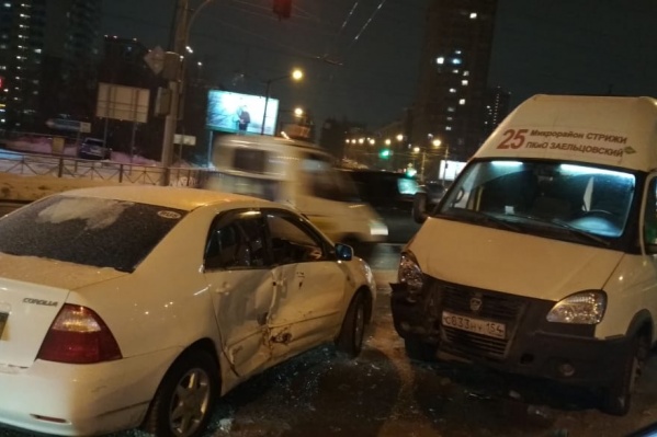 В результате ДТП троих пострадавших доставили в больницу В результате ДТП троих пострадавших доставили в больницу