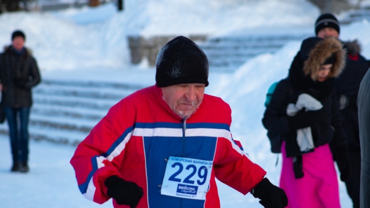 78-летний новодвинец пробежал 42-километровый марафон в честь снятия блокады Ленинграда