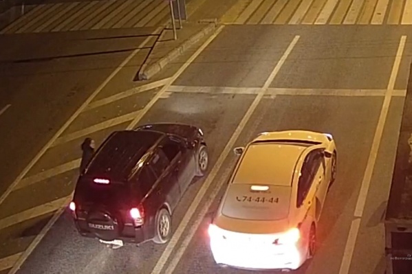 Полицейские нашли угонщиков по записям с камер видеонаблюдения Полицейские нашли угонщиков по записям с камер видеонаблюдения 