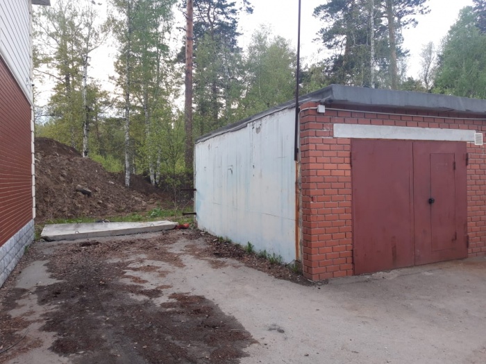 Ребенок погиб в результате падения на него плиты Ребенок погиб в результате падения на него плиты