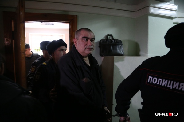 Салавату Галиеву придется пробыть за решеткой еще месяц Салавату Галиеву придется пробыть за решеткой еще месяц