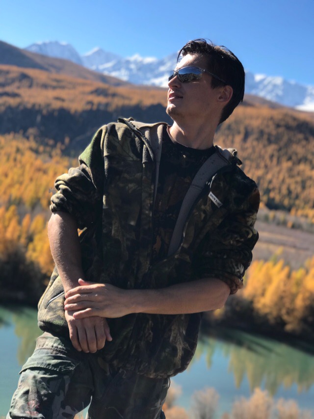 Никите 32 года, он приехал на Алтай следом за любимой, до этого жил какое-то время в Сербии Никите 32 года, он приехал на Алтай следом за любимой, до этого жил какое-то время в Сербии 