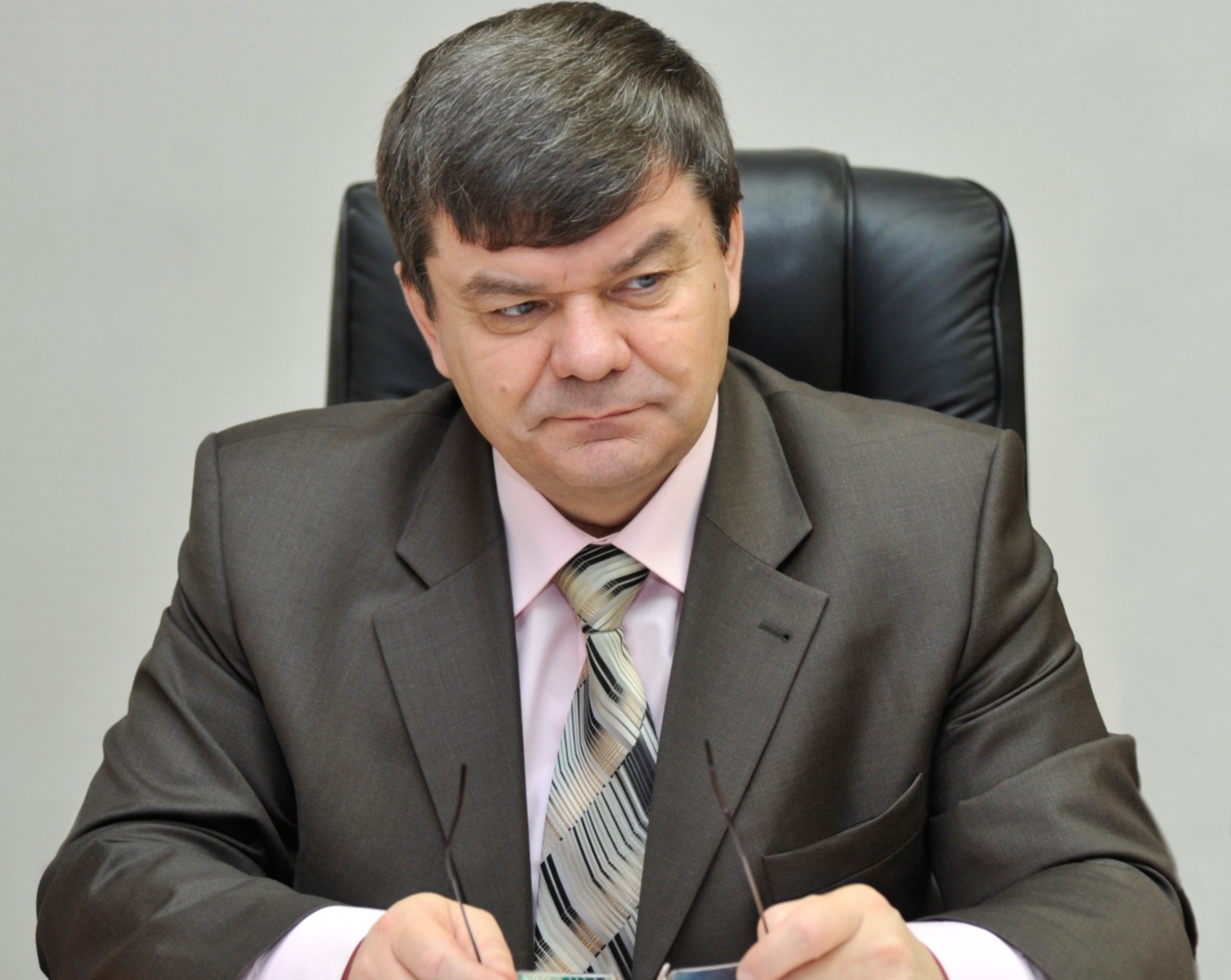 Сайт капитального ремонта омск. Директор Омского горгаза. Директор Омского нефт еперераюа.