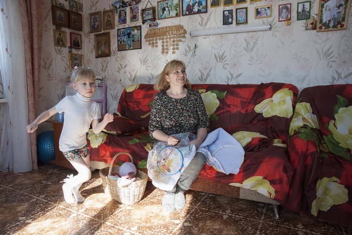  Валентина Сергеевна воспитывает четверых приемных детей 