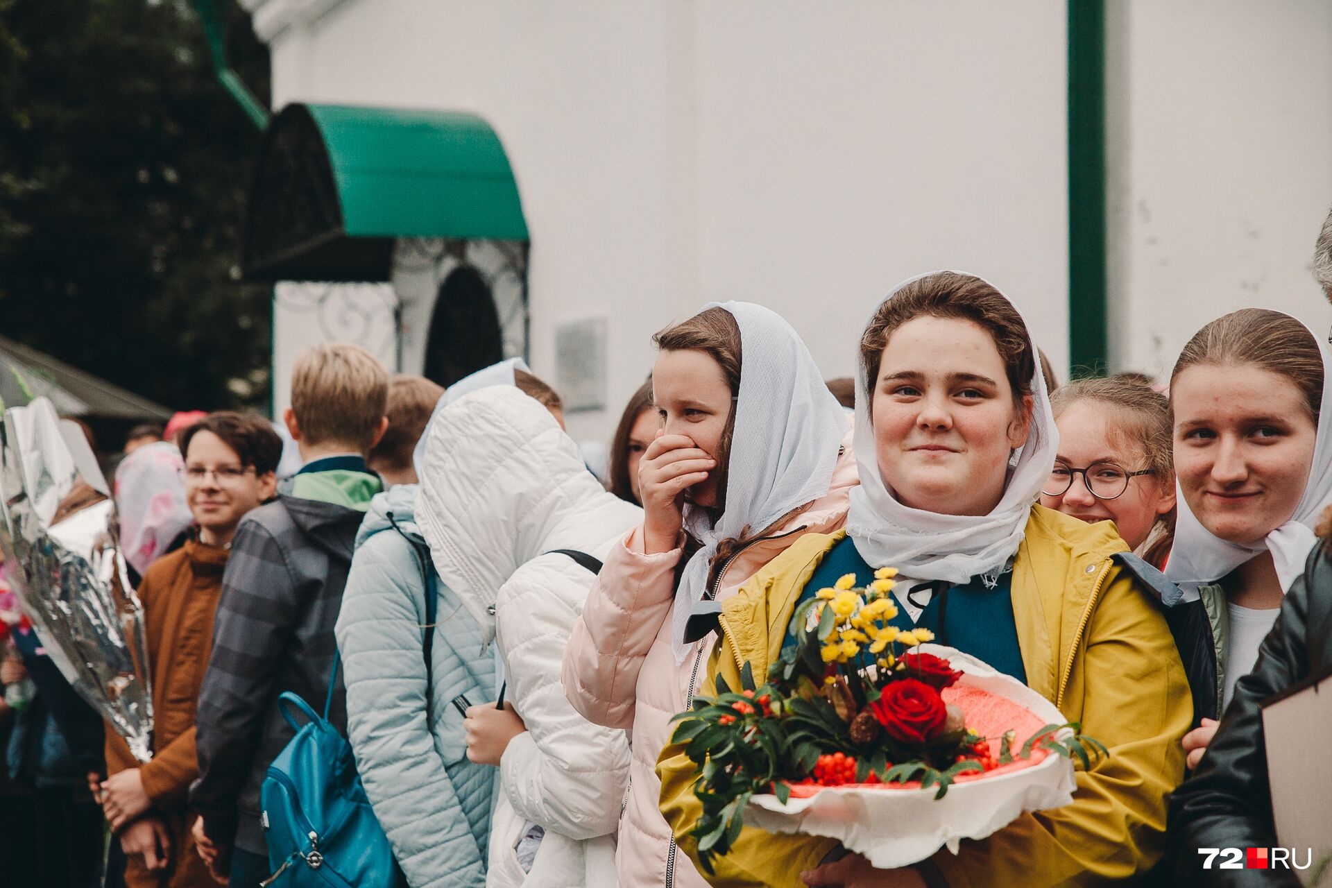 Первый звонок — момент и правда очень волнительный. Но видя, как переживает первоклашка, многие не смогли сдержать улыбку Первый звонок — момент и правда очень волнительный. Но видя, как переживает первоклашка, многие не смогли сдержать улыбку