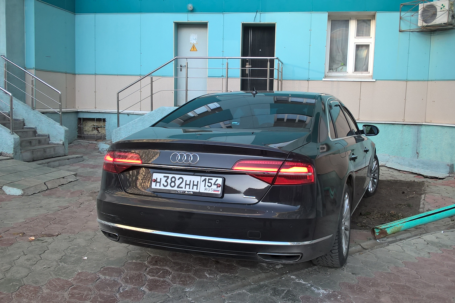 Audi на газоне Audi на газоне
