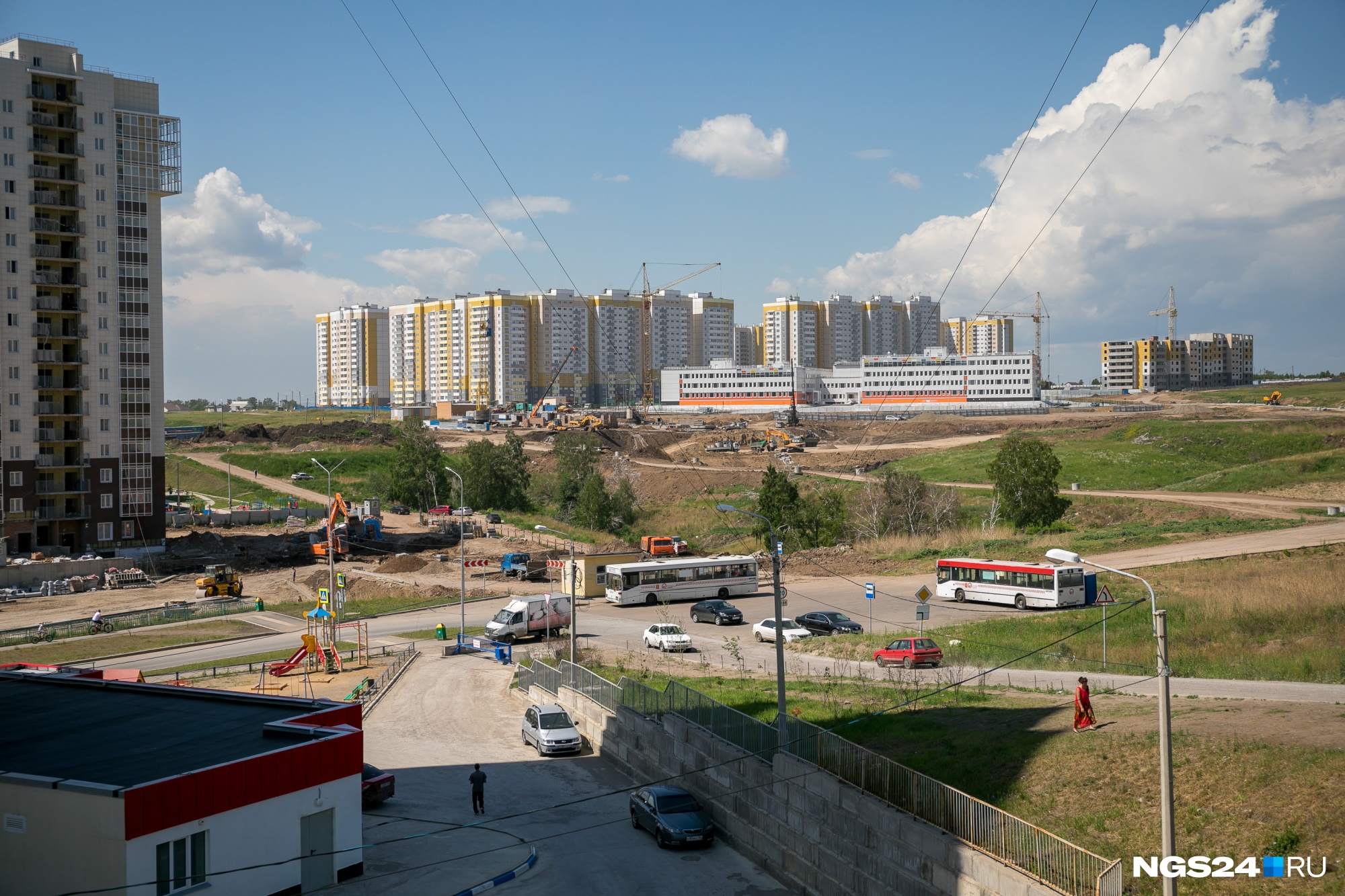 Фото солнечного микрорайона. Красноярск Солнечный район. Парк в Солнечном Красноярск. Микрорайон Солнечный Красноярск. Парк в микрорайоне Солнечный Красноярск.