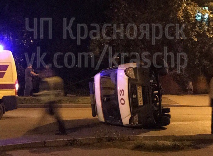 Авария произошла на перекрестке улиц Добролюбова – Котовского Авария произошла на перекрестке улиц Добролюбова – Котовского