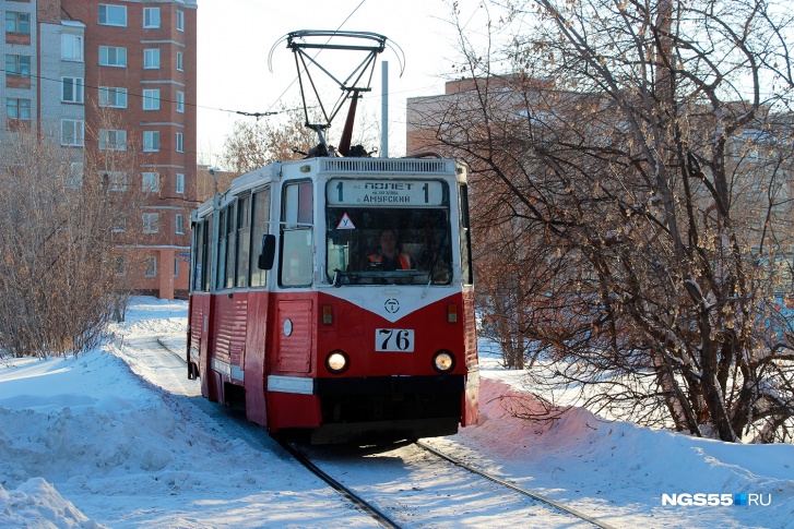 Трамвай <nobr class="_">№ 1</nobr> омичи не увидят до конца зимы