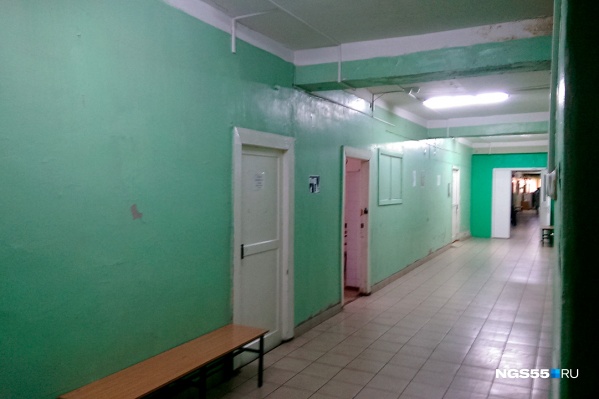 Руководству ГКБ №11 пришлось проводить внутреннее расследование из-за появившейся в соцсетях жалобы. Выяснилось, что двое врачей действительно отказались выполнять свои обязанности Руководству ГКБ №11 пришлось проводить внутреннее расследование из-за появившейся в соцсетях жалобы. Выяснилось, что двое врачей действительно отказались выполнять свои обязанности