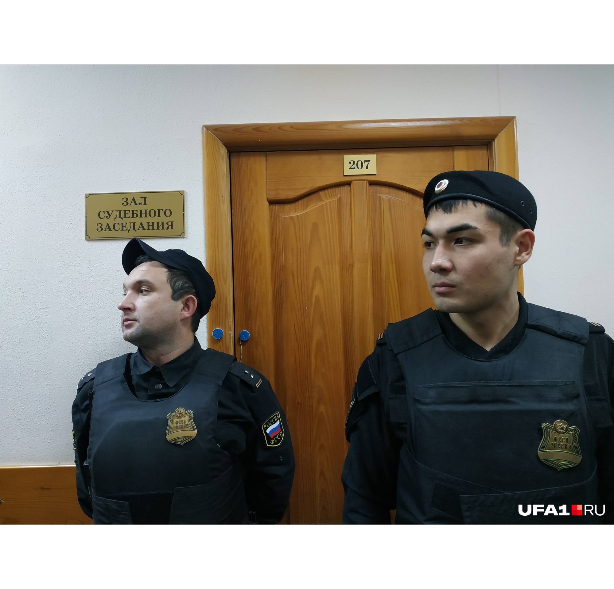 Судебные приставы откроют двери только после того, как прозвучит приговор Судебные приставы откроют двери только после того, как прозвучит приговор 