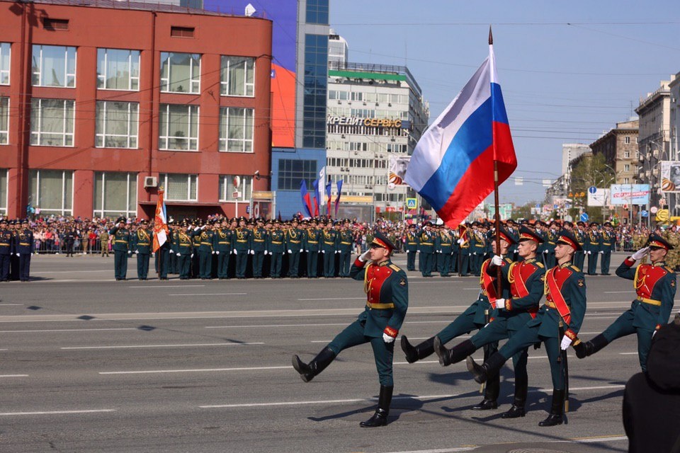 День новосибирска. Площадь Победы Новосибирск. 9 Мая Новосибирск. Новосибирск в мае. Празднование в Новосибирске.