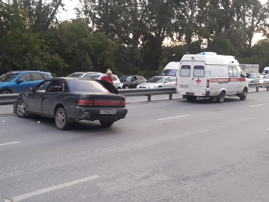 На месте аварии работали врачи скорой помощи На месте аварии работали врачи скорой помощи 
