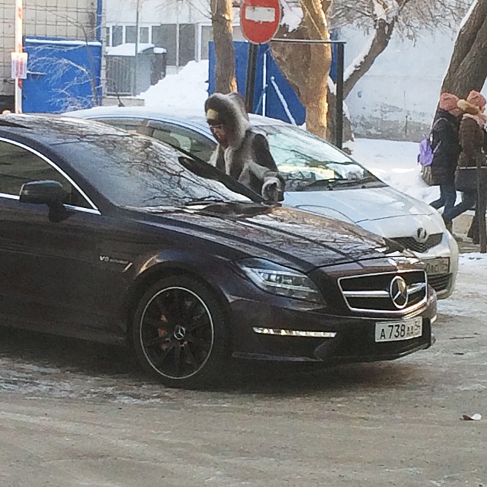 «Я паркуюсь как чудак»: Mercedes ААА против женщин