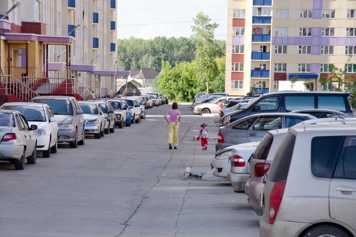 Власти покупают 9 автомобилей для многодетных семей