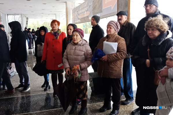 Из-за холодной погоды на митинг пришло меньше людей, чем ожидалось Из-за холодной погоды на митинг пришло меньше людей, чем ожидалось