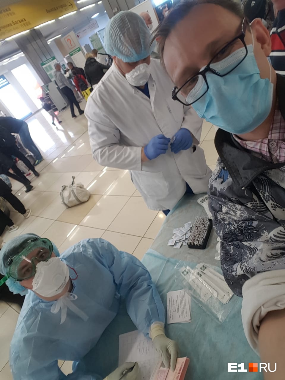 В день прилета в Екатеринбург из Китая Евгений сдал анализы на коронавирус прямо в аэропорту В день прилета в Екатеринбург из Китая Евгений сдал анализы на коронавирус прямо в аэропорту