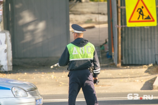 Полицейские ищут виновника аварии Полицейские ищут виновника аварии