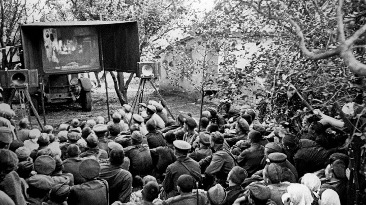История кино: советский период и уникальные кадры открытия кинотеатра «Космос»