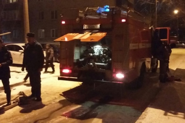 Жильцов пятиэтажки пришлось вывести на улицу Жильцов пятиэтажки пришлось вывести на улицу