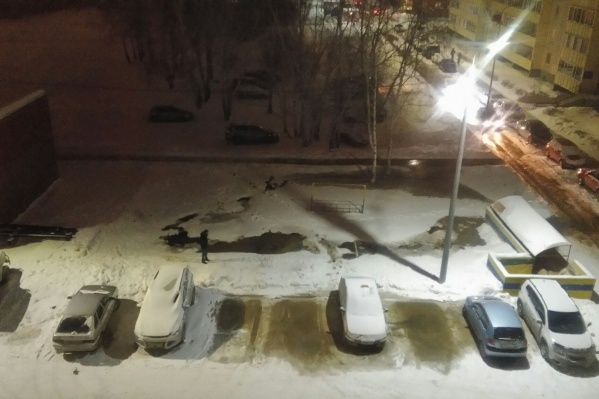 Место порыва на Малой Боровской Место порыва на Малой Боровской 