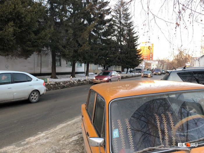 Водитель «шестёрки» после конфликта поехал в полицию Водитель «шестёрки» после конфликта поехал в полицию
