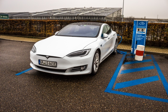 Tesla S Tesla S
