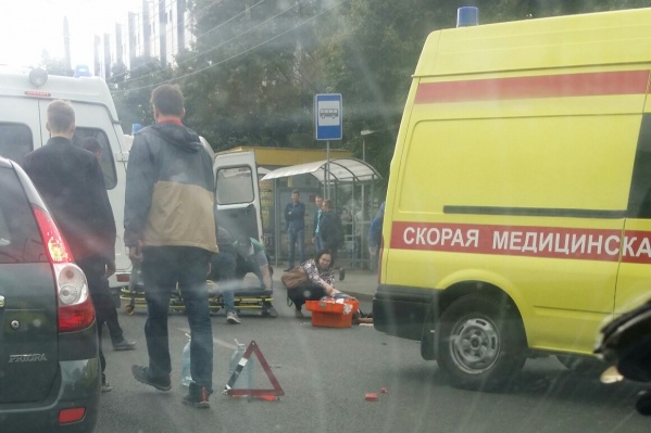 С места аварии на Комсомольском проспекте в больницы увезли четверых раненых С места аварии на Комсомольском проспекте в больницы увезли четверых раненых