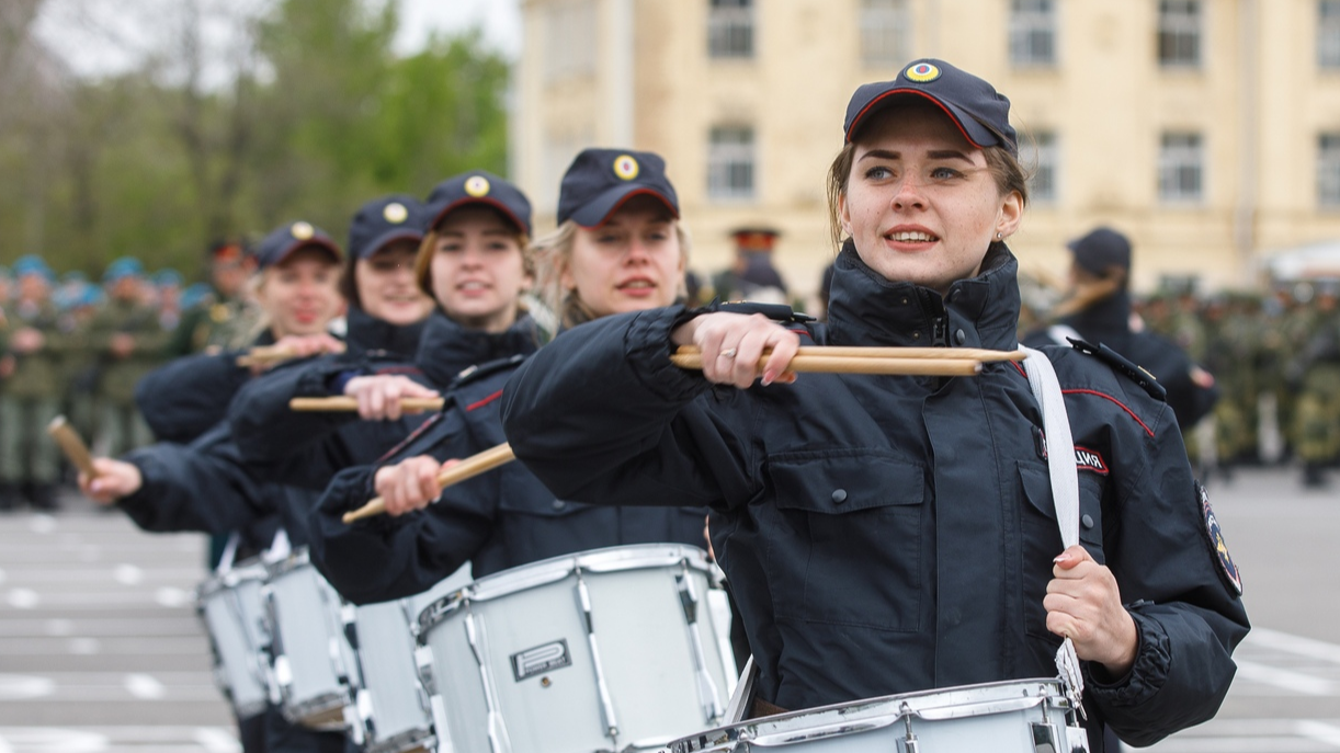 «Держим равнение!»: военные тайком отрепетировали парад Победы в Волгограде