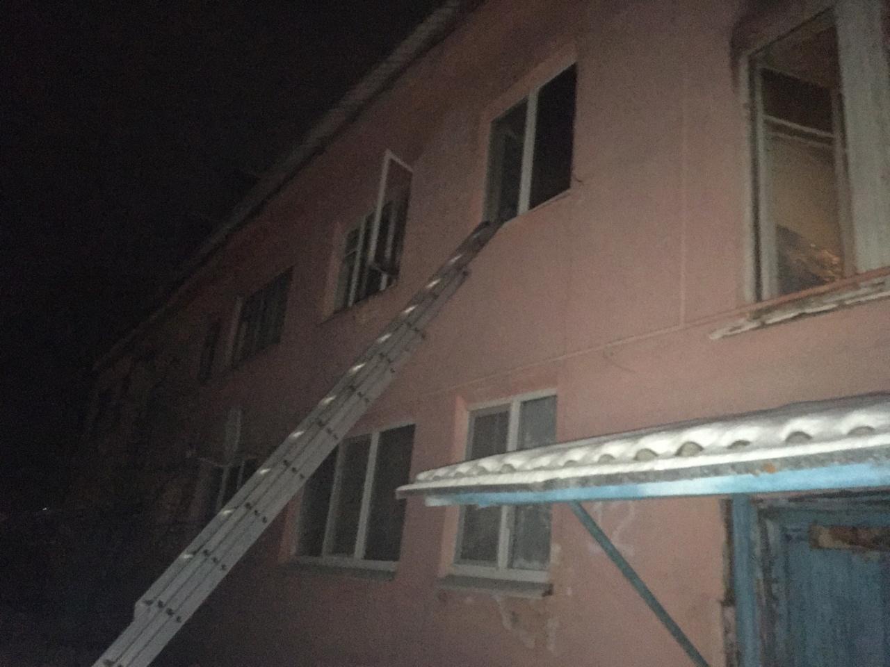 В поселке Кандры в пожаре в квартире погиб 79-летний мужчина В поселке Кандры в пожаре в квартире погиб 79-летний мужчина